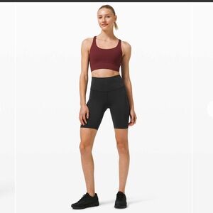 Lululemon • Wunder Train High Rise Short 8" • Size 6
